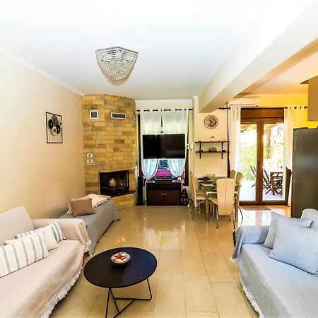 Seaview House Athena Hanioti