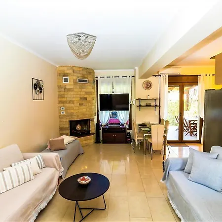 Seaview House Athena هانيوتي